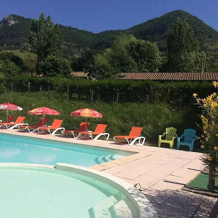 Causses & Vallees Vacances Holiday park Saint-Georges-de-Luzencon